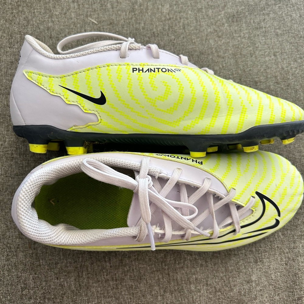 Nike Phantom GX Academy FG MG Barely‎ Volt Size Youth 4Y